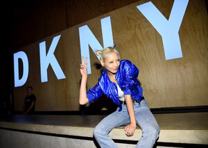 Soo+Joo+Park+DKNY+Turns+30+Special+Live+Performances+C5Z0GVGsn6Zx.jpg