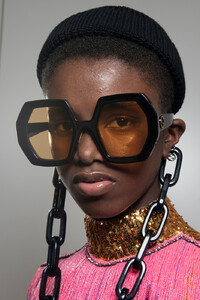 1270730966_GucciSpring2020Backstage7AKiAuqVi4Nx.thumb.jpg.8acb33b9abc2c2185ba06f6514f231ac.jpg