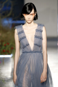 1272344776_JasonWuCollectionRunwaySeptember2019hQGp11xRMijx.thumb.jpg.9da0f1a148cdb6da0ab84112a3e40560.jpg