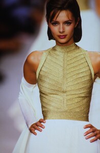 1277803890_herve-leger-fw-1995-heather-stewart-whyte(20).thumb.jpg.90f4b80455bf15e615ed30af8efad165.jpg