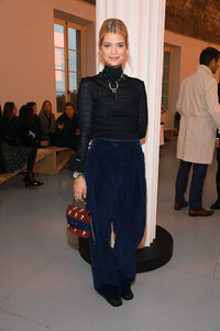 Pixie+Geldof+Chloe+Front+Row+Paris+Fashion+-MpOEBn_tJfx.jpg