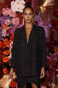 Lais+Ribeiro+Harper+BAZAAR+Celebrates+ICONS+Fj3Er0qNkmfx.jpg