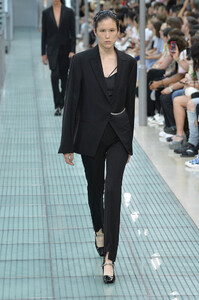 1283713086_AlyxRunwayParisFashionWeekMenswearSpringaNy63ayoVaCx.thumb.jpg.4a8c489cfb95a1574b9df1ffae1d9bd6.jpg