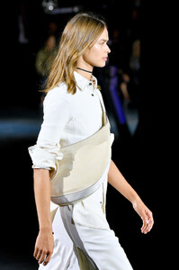 128629310_RagBoneRunwaySeptember2019NewYorkFashionsdxFU09lGcFx.thumb.jpg.bc383baa957c75f9ea9a44f958140f3e.jpg