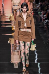 Sofia steinberg Fendi 2020 RTW MFW 2.jpg