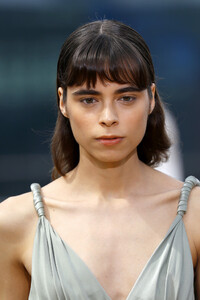 1293767678_JonathanSimkhaiRunwaySeptember2019NewVPqezZHU6msx.thumb.jpg.e6a7f19dd3e96255f128976a3b1b1389.jpg