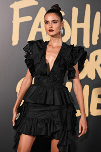 Blanca+Padilla+Red+Carpet+Arrivals+Fashion+6_50Z-XuhVpx.jpg