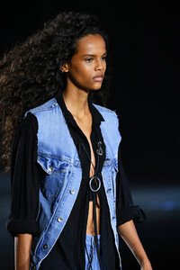 130006609_RagBoneRunwaySeptember2019NewYorkFashionA2hBAiOQhtQx.thumb.jpg.f38da8d6b55e8111445f4ab785f8355f.jpg