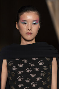 1306658047_ChristianSirianoSpring2020Details89TWSh6AEZxx.thumb.jpg.53129cf04caf3b16cd75487a4f34f2f3.jpg
