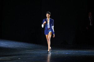 1311139589_RagBoneRunwaySeptember2019NewYorkFashionw7i6OTtXfO9x.thumb.jpg.371baf5a13b533bbdd60bd111dc43823.jpg
