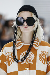 1317889427_GucciRunwayMilanFashionWeekSpringSummerRxGM3YtJsh4x.thumb.jpg.a7f49d4b26001becbb1359abd45f9cc9.jpg