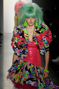 1320994119_JeremyScottRunwaySeptember2019NewYork6HMAr0rLuBix.thumb.jpg.3b1ff209b2eb897ef62ed03f2b8b1f47.jpg
