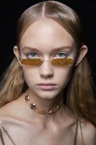 1325714663_ILovePrettySpring2020Backstageakb_7_c0e-Cx.thumb.jpg.8efed8983fac9ba9ac3c00113ddc1740.jpg