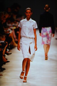 132660849_jil-sander-ss-2000(11).thumb.jpg.db1a4e0d22d1d2087a2027ea2917366f.jpg