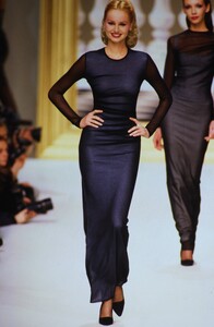 133329629_herve-leger-fw-1995-adriana-karembeu(23).thumb.jpg.bf857bfdad634396afa676f6bcc760e5.jpg