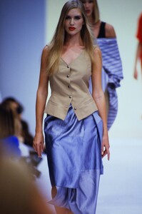 1335247662_sportmax-ss-1993-judit(9).thumb.jpg.a6aa6d153263a85c290bbf8489d0a50a.jpg