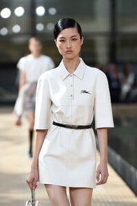 1344979964_LongchampSS20RunwayShowAccessoriesDetailsO3V2g1GcVAVx.thumb.jpg.473ed4e01342d1ba899fd030480a9de9.jpg