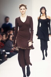 1348349067_Fendi1993WomenRTW63.thumb.jpg.c47e58838915ca87eefa3a66586ba2d3.jpg