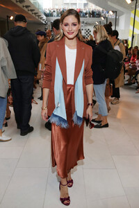 Olivia+Palermo+Max+Mara+Arrivals+Front+Row+B2enpWZjsynx.jpg