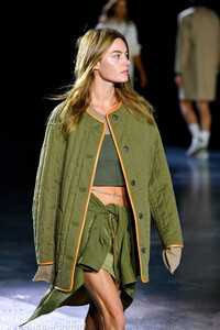 1366444493_RagBoneRunwaySeptember2019NewYorkFashionjvtDil--S4Gx.thumb.jpg.971ded1af27f37ae3c66d84b478b4436.jpg