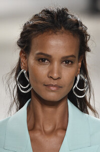 Liya+Kebede+Agnona+Runway+Milan+Fashion+Week+Af_Wf8_uBMhx.jpg