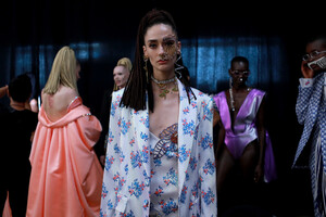 1370333966_AreaBackstageSeptember2019NewYorkFashionyCxpD01-3jWx.thumb.jpg.a22183ba0f78f8f679717ac30f464958.jpg