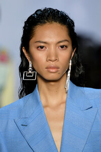 1371600335_PrabalGurungRunwaySeptember2019NewYorksSeaGeSU5mBx.thumb.jpg.7c4b860c3fc73312ac3bd25a116a875c.jpg