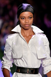137794336_BrandonMaxwellRunwaySeptember2019NewbbazSC2QQG7x.thumb.jpg.369626ffd6db4a0920e41ceb92392027.jpg