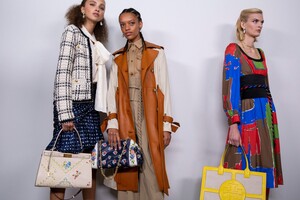 1383056825_tory-burch-bks-m-rs20-6082(1).thumb.jpg.2f760040f0f6ceb99ab0327df56e7086.jpg