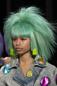 1387719392_JeremyScottSpring2020DetailsY9h8O1R3pxXx.thumb.jpg.c54661394c6116fb685ce2ccb35463b5.jpg