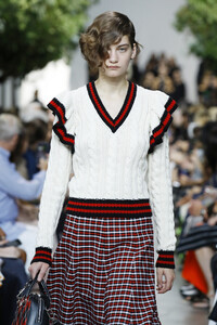 1393305825_MichaelKorsCollectionSpring2020RunwayzLmawS_Q6eqx.thumb.jpg.4be56e57f4ecfbf67b1f578ee29972b8.jpg