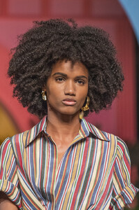 1396039331_OscardelaRentaSpring2020DetailsrtwR7mGyhPOx.thumb.jpg.0b2c610f55e3e81a7fc81b089be35f9d.jpg