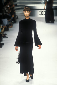 1406863518_Chanel1995HauteCouture105.thumb.jpg.fd962be0a5910702a475d4a88594ee01.jpg