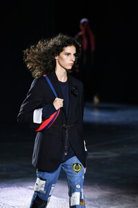 1407892438_RagBoneRunwaySeptember2019NewYorkFashion0e-T7w8QmQ1x.thumb.jpg.b818b47dc7d89d48956e22d61ba0b3c5.jpg
