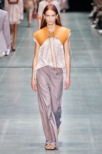 Nina Marker Sportmax Spriing 2020 RTW MFW 1.jpg
