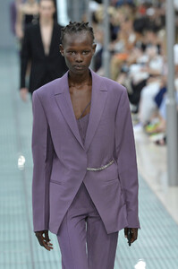 1424677308_AlyxRunwayParisFashionWeekMenswearSpring5rAZ1u9AEg0x.thumb.jpg.b0d039f9d4c69b6e71e6dfad31f2f274.jpg