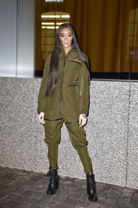 Winnie+Harlow+Private+Opening+Il+Sarcofago+8clu_tSiKm2x.jpg