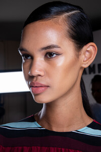 1465266777_LongchampSpring2020Backstage8ara8Sf-h_Ux.thumb.jpg.b38a197f935d51206350e31f1feeb130.jpg