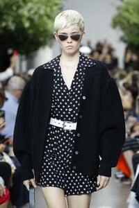 1466679317_MichaelKorsCollectionSpring2020RunwayrDRhbTPcUE9x.thumb.jpg.87c68eb5da910f113852a18141029b1a.jpg