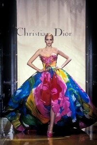 1468202855_ChristianDior1995HauteCouture148.thumb.jpg.6b5bae798b311b1e77c8f824116feafd.jpg