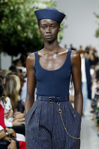 1470826991_MichaelKorsCollectionSpring2020RunwayIh7i5dnKb86x.thumb.jpg.ff10cafb9d3490d3efa99f874a4f66c5.jpg