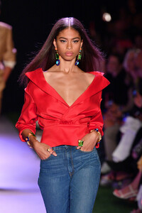 1509118815_BrandonMaxwellRunwaySeptember2019New2EUC9EdsOwrx.thumb.jpg.ad1f1fb84ab7fcc94c3d22d8b4dc2c6d.jpg