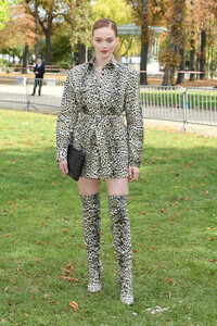 Larsen+Thompson+Elie+Saab+Front+Row+Paris+UD2sU--Zj2Ex.jpg