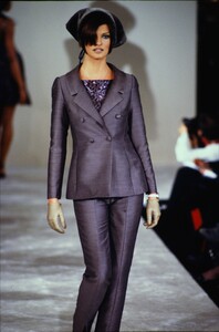 1514856095_marc-jacobs-fw-1995-linda-evangelista(1).thumb.jpg.8fda567a83744d89dd1f7a61f5f2c1e3.jpg