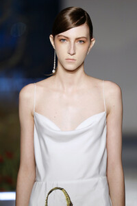 1531769159_JasonWuCollectionRunwaySeptember201925VU4BuwXJdx.thumb.jpg.9379d56517b9e58fa26eb7ef425a92ee.jpg