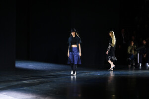 1539489207_RagBoneRunwaySeptember2019NewYorkFashionc1pU6QE5kMNx.thumb.jpg.67f0871ab1a3c98ebbd06332067855b7.jpg