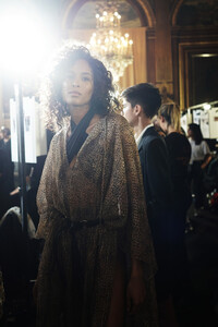 Cindy+Bruna+Redemption+Backstage+Paris+Fashion+Q1-yx5IDfx2x.jpg