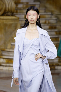 1542077379_SiesMarjanRunwaySeptember2019NewYorkir8hjABFzmyx.thumb.jpg.617af92cc5de723d75bd88daf9d325d3.jpg