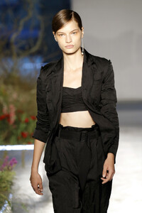 1552750988_JasonWuCollectionRunwaySeptember2019GM_mP3IF5q3x.thumb.jpg.220f6a2a58c41ad850e90fa4ebc1f0df.jpg
