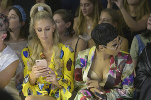 Paris+Hilton+Libertine+Front+Row+September+cSeVg7L_8sRx.jpg